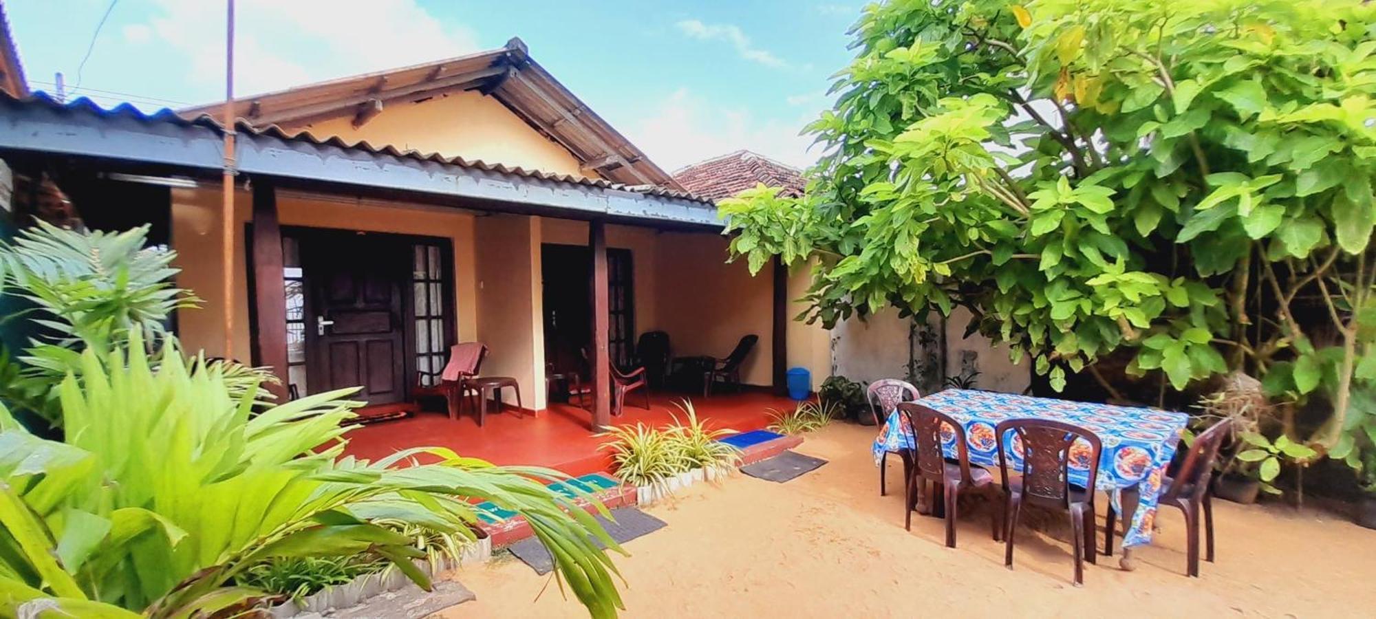 Luna Beach Home & Cabanas Galle Exterior photo